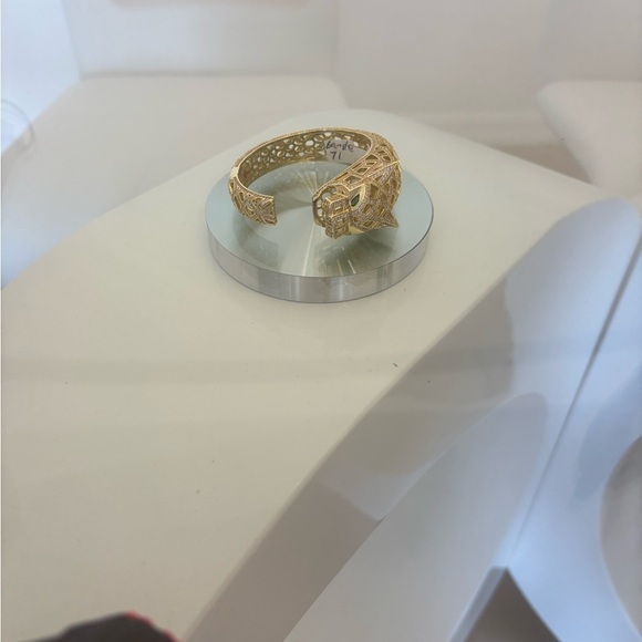 Elegant Sterling silver Gold Bangle with Emerald Eyes with opening clasp - Picture 3 of 4